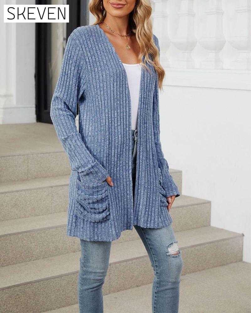 Lässige, einfarbige Strickjacke mit langen Ärmeln und Taschen