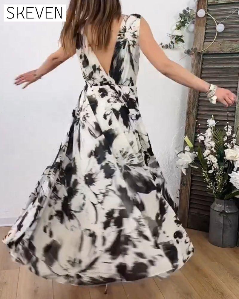 Ärmelloses, fließendes Kleid mit Blumenmuster