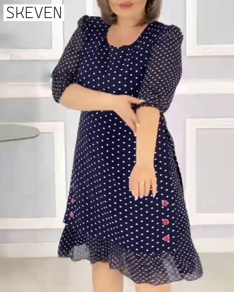 Robe élégante à manches courtes et imprimé à pois