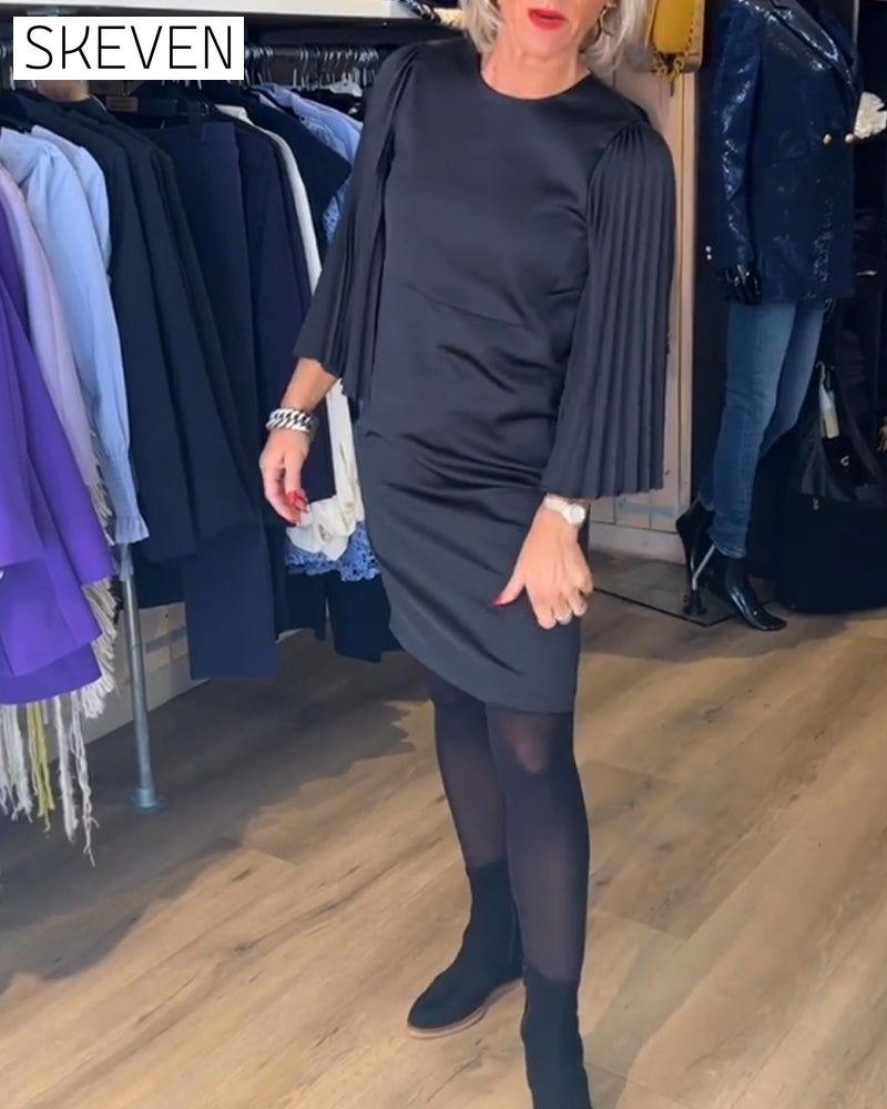 Kleid mit Glockenärmeln und Rundhalsausschnitt