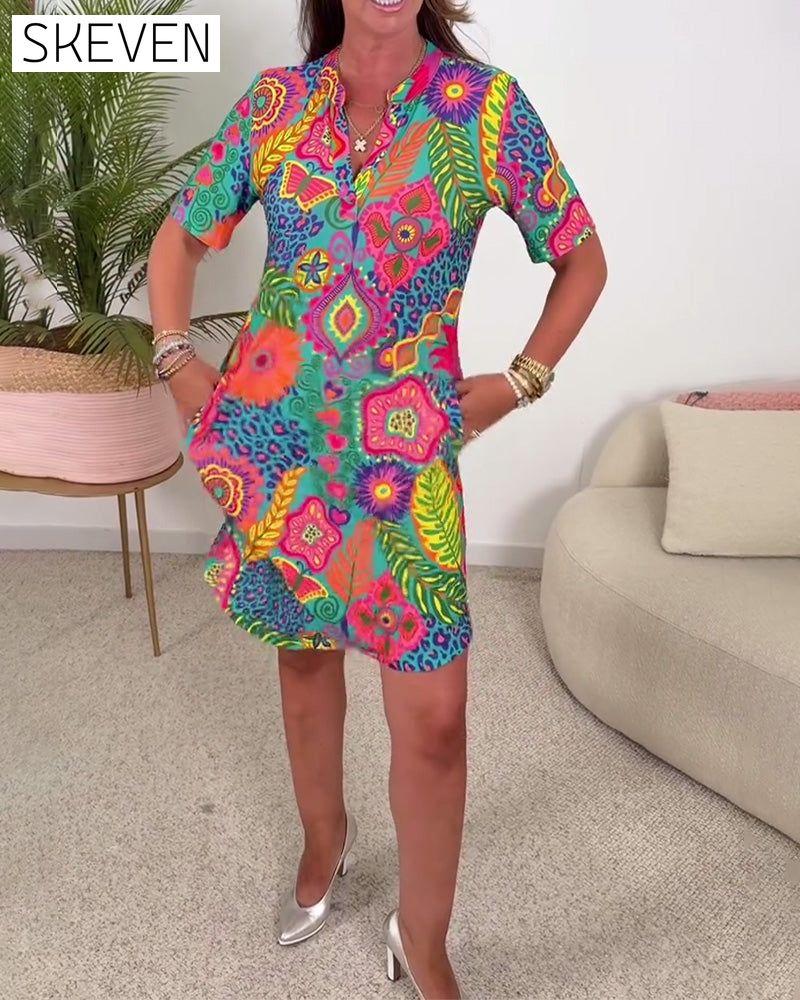 Modisches Kleid mit kurzen Ärmeln und Blumenmuster