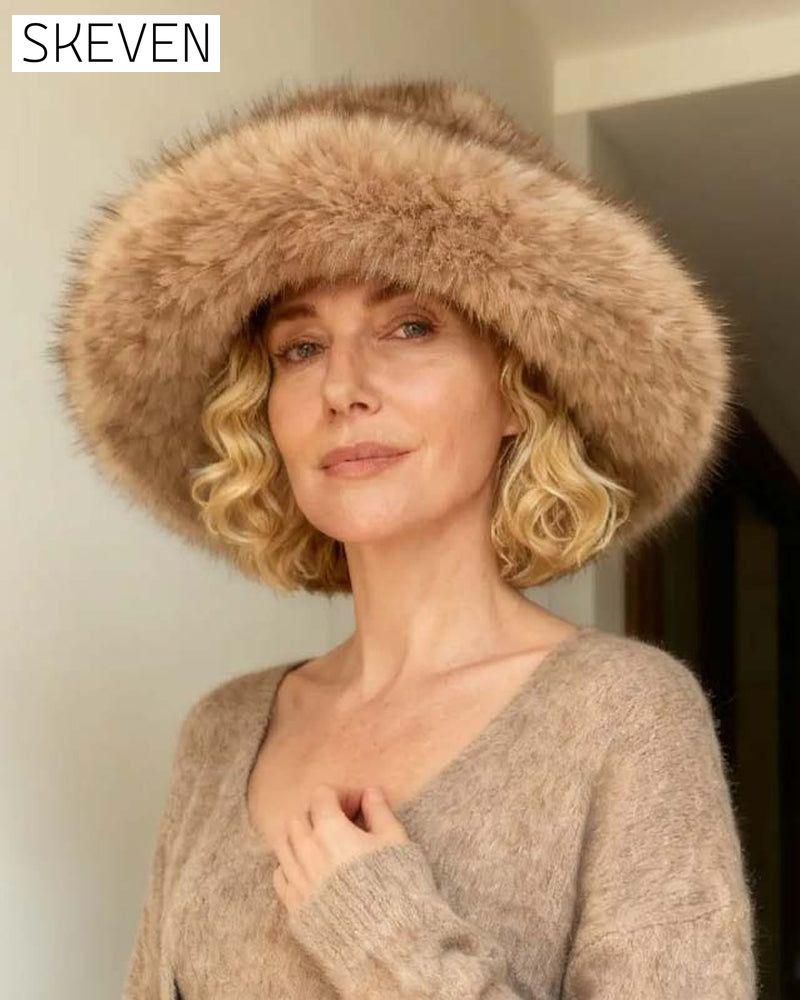 Bequeme und elegante Wintermütze mit Fell