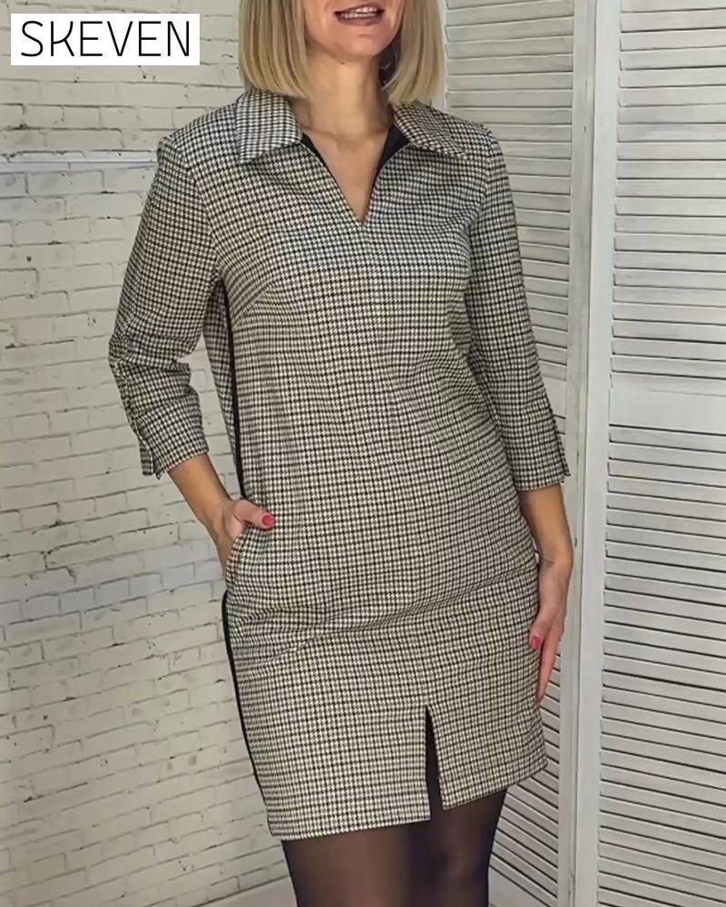 Kleid mit V-Ausschnitt, Schlitz und langen Ärmeln