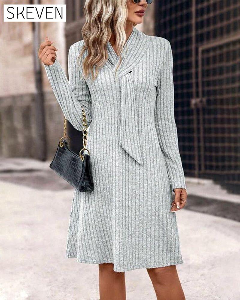 Elegantes, einfarbiges Kleid in A-Linie