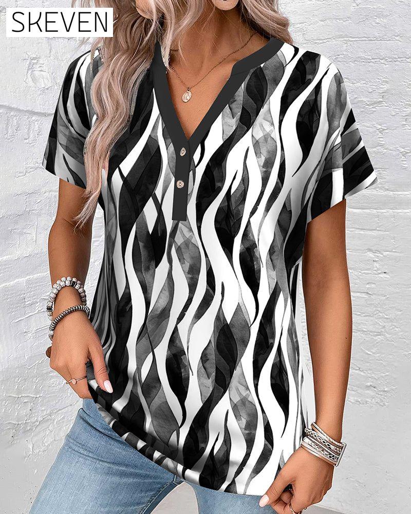 Lässiges bedrucktes T-Shirt