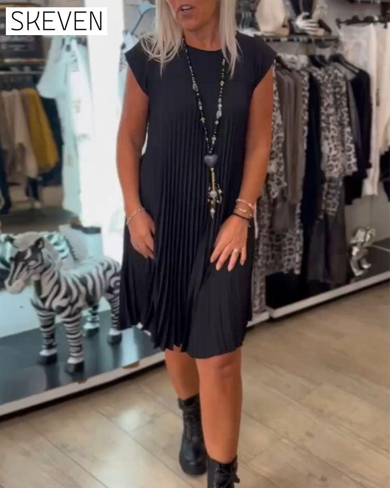 Round neck solid color pleated casual dress