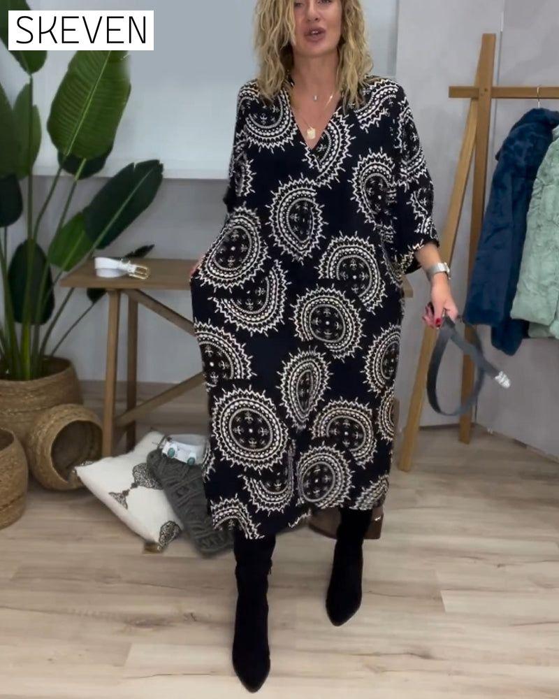 Locker geschnittenes, langärmeliges Kleid mit V-Ausschnitt