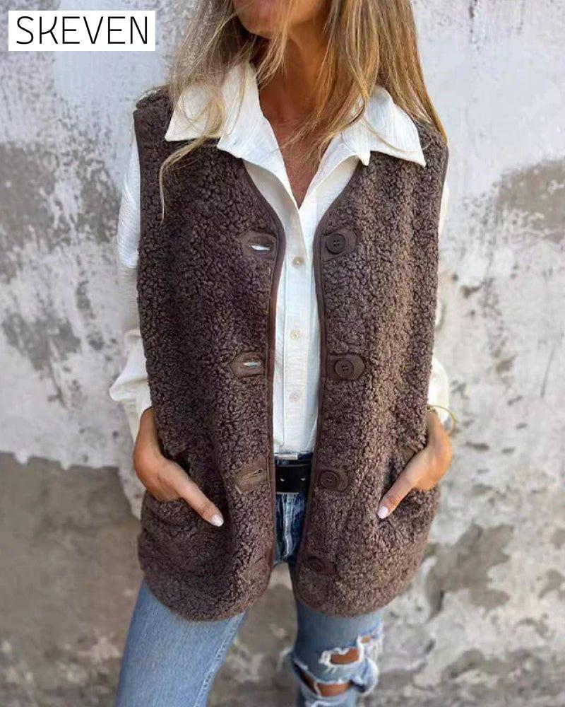 Warme, kurze Weste mit Knopfleiste für Damen im Herbst