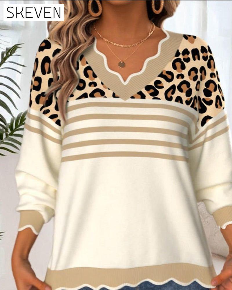 Pullover mit Leopardenmuster und V-Ausschnitt und Kontrastdetails