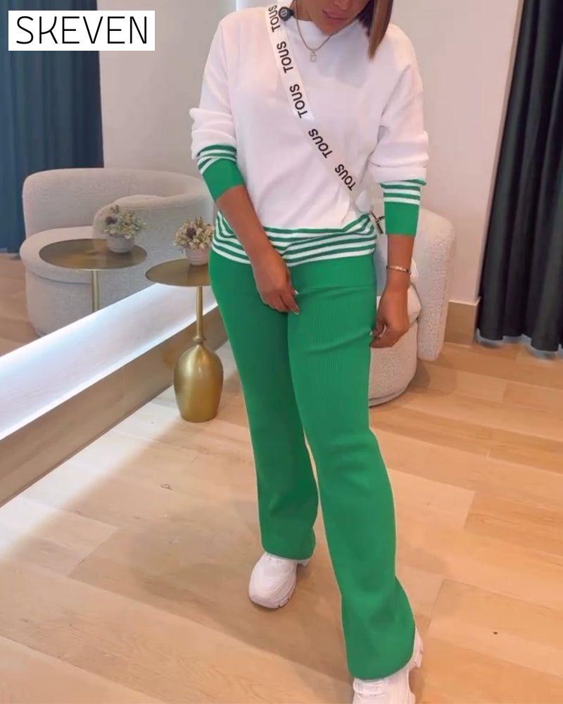 Set aus gestreiftem Pullover und Hose mit Kontrastmuster