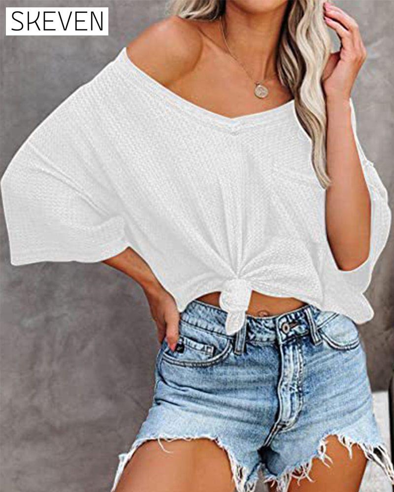 Kurzarm-T-Shirt mit V-Ausschnitt und Tasche