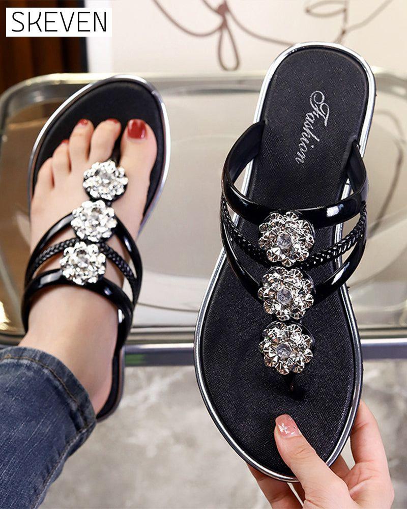 Fashionable floral rhinestone flip-flops