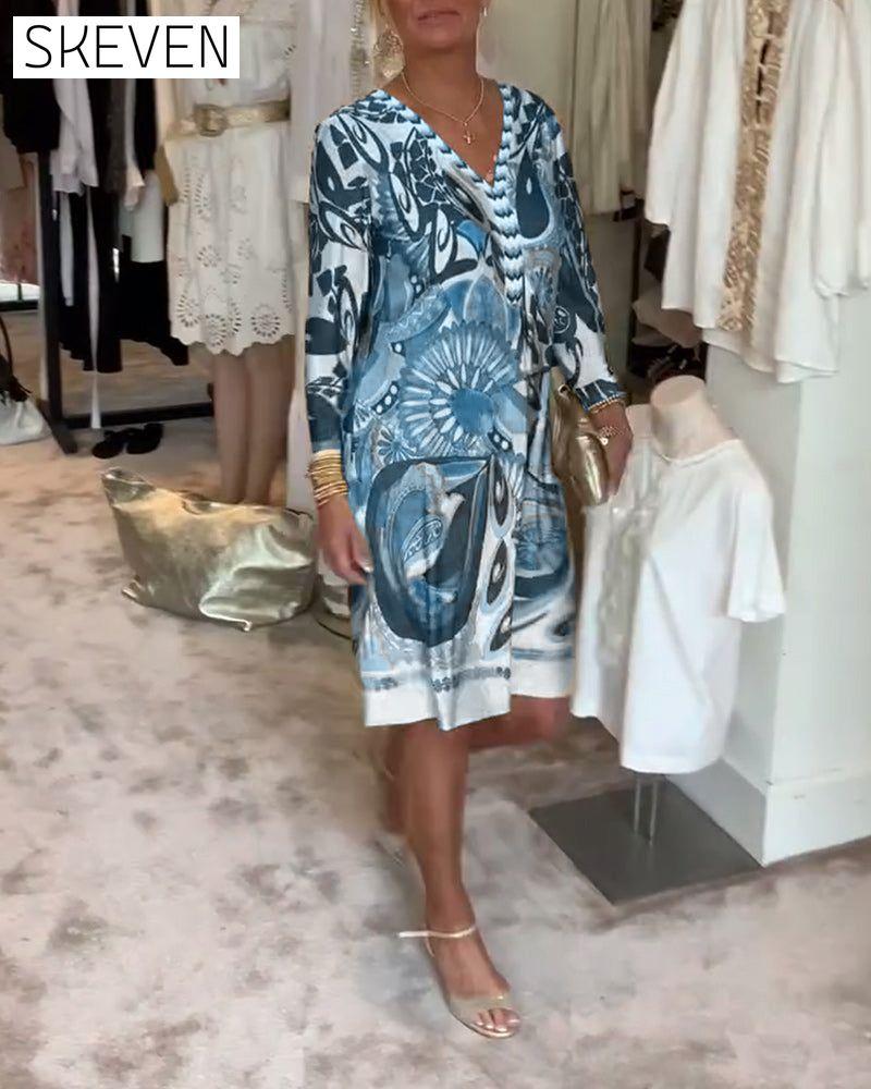 Lässiges Kleid mit Retro-Print und V-Ausschnitt