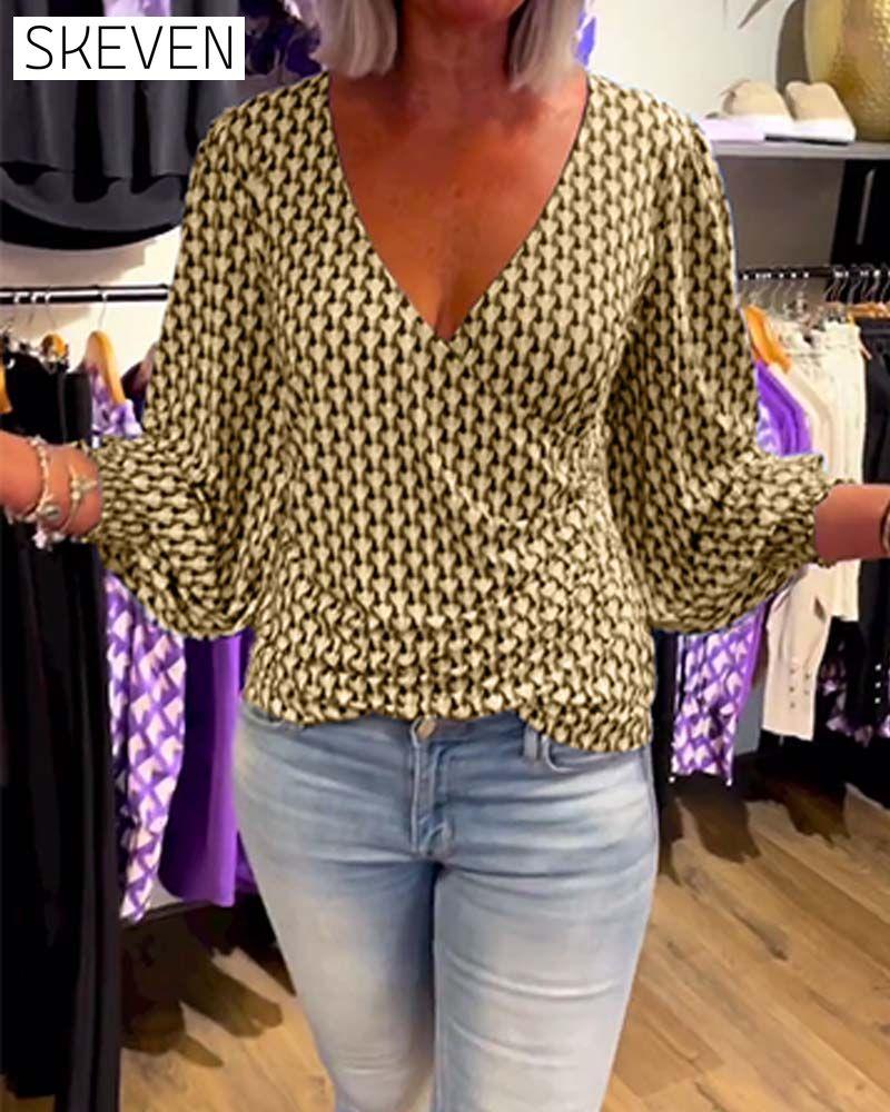 Langarmshirt mit tiefem V-Ausschnitt