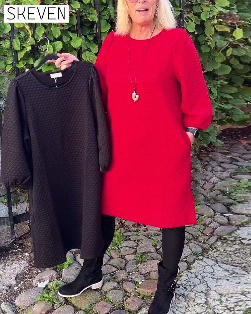 Lässiges einfarbiges Kleid mit Rundhalsausschnitt