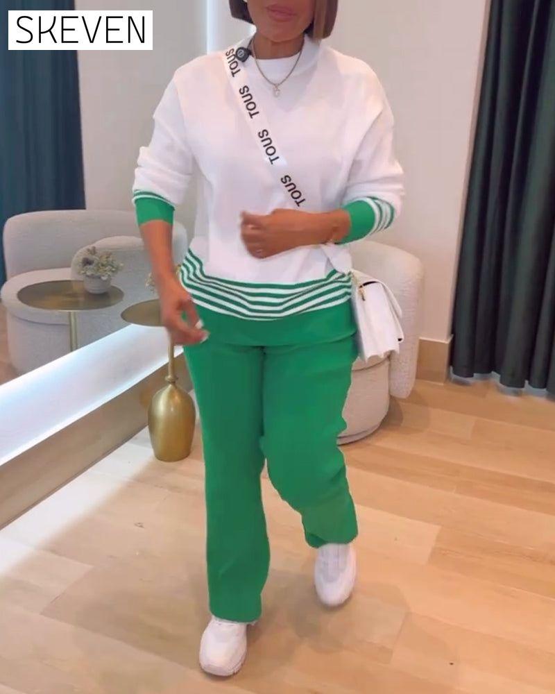 Set aus gestreiftem Pullover und Hose mit Kontrastmuster