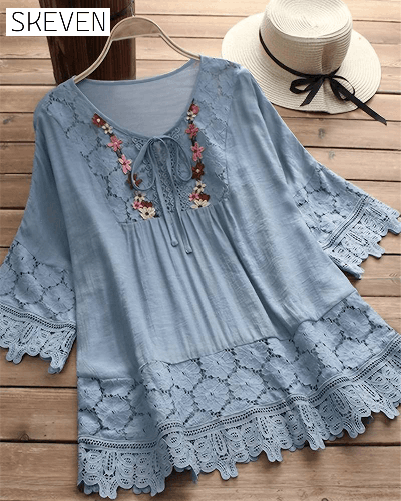 einfarbige Bluse aus Spitze und Lochmuster