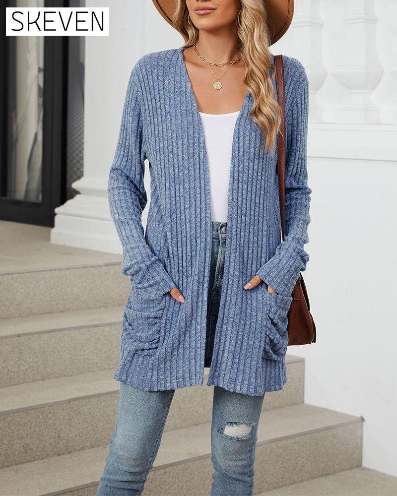 Lässige, einfarbige Strickjacke mit langen Ärmeln und Taschen