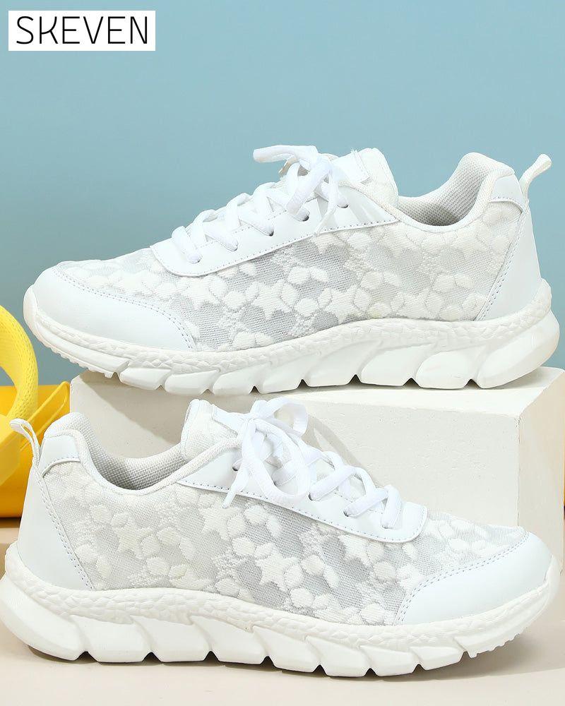 Einfache, einfarbige, atmungsaktive Schnürsneaker