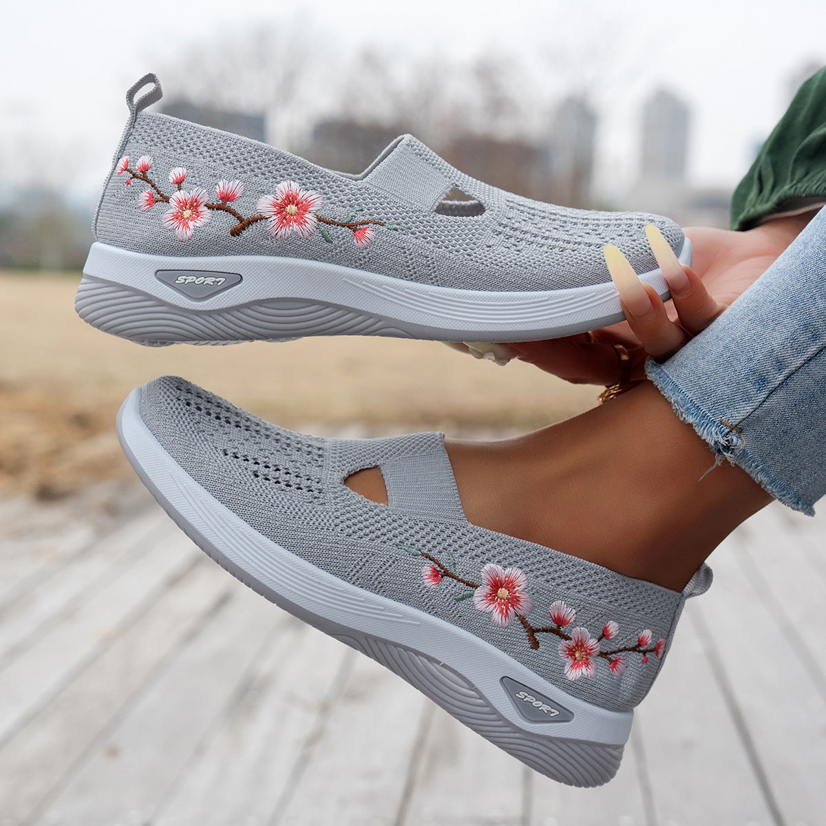 Womens Versatile Breathable Non-slip Sneakers With A Soft Sole Shoe