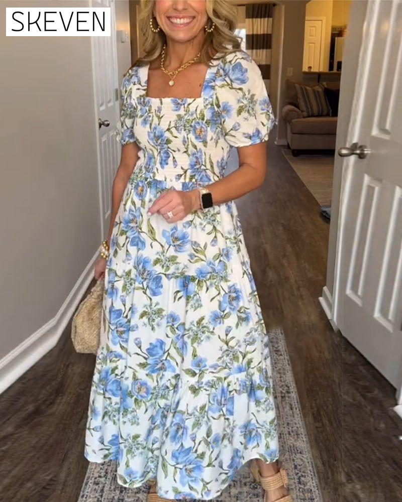 Kleid mit eckigem Ausschnitt, Falten und Blumenmuster in A-Linie