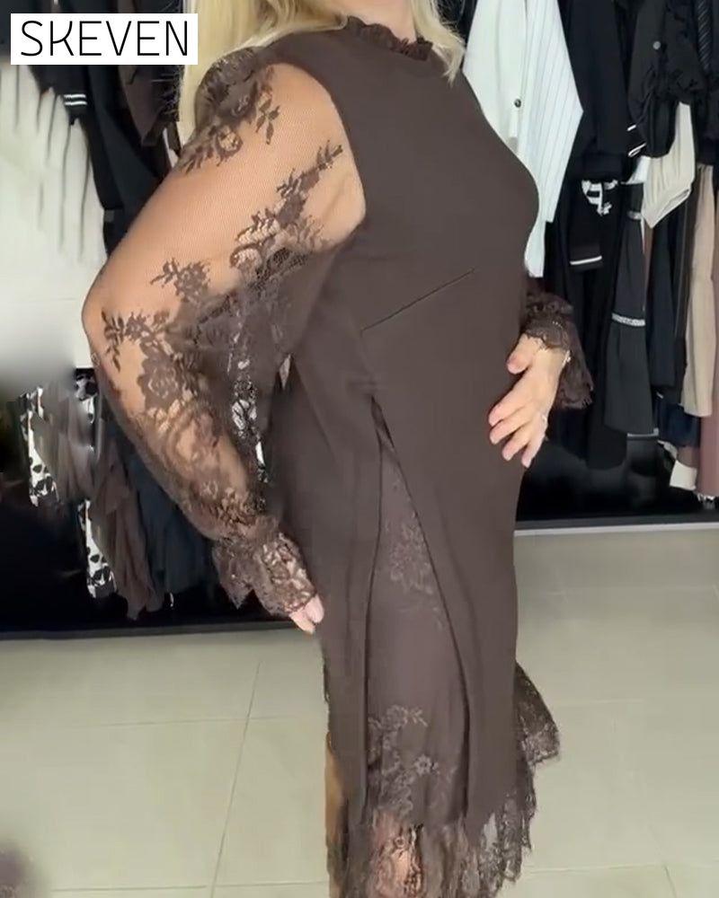 Stilvolles Langarmkleid mit Spitzenbesatz