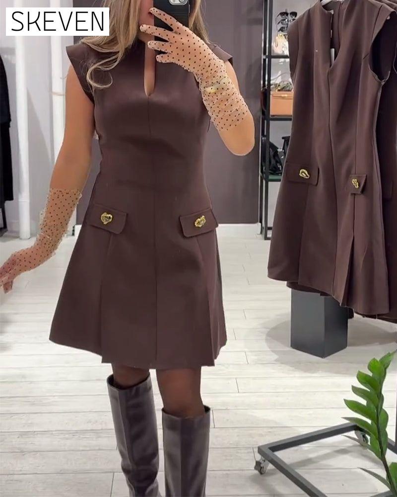 Robe élégante sans manches à col en V