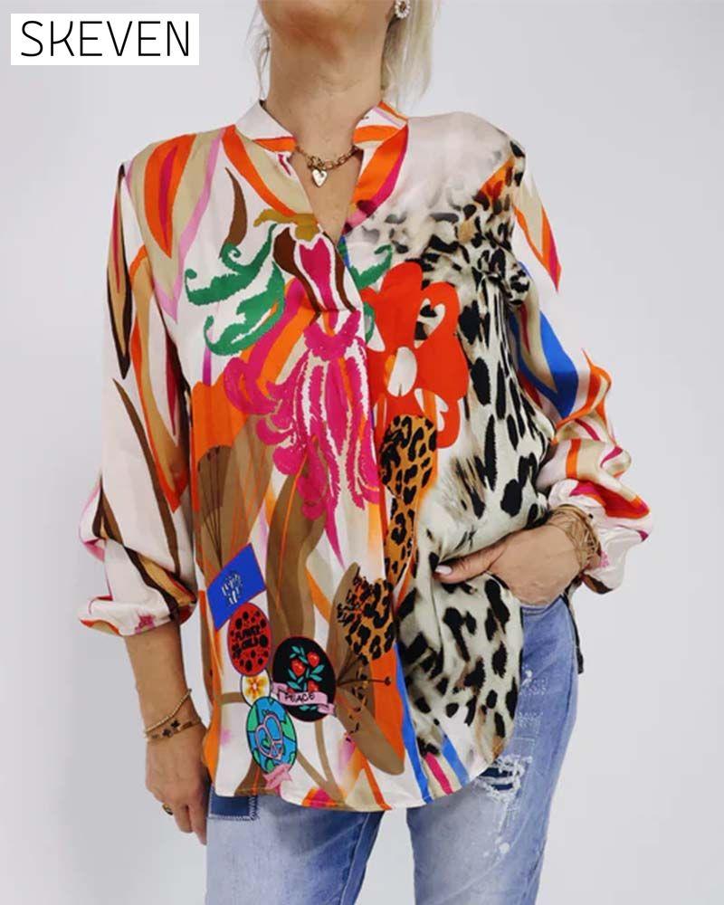 Bunte Bluse mit V-Ausschnitt und Print