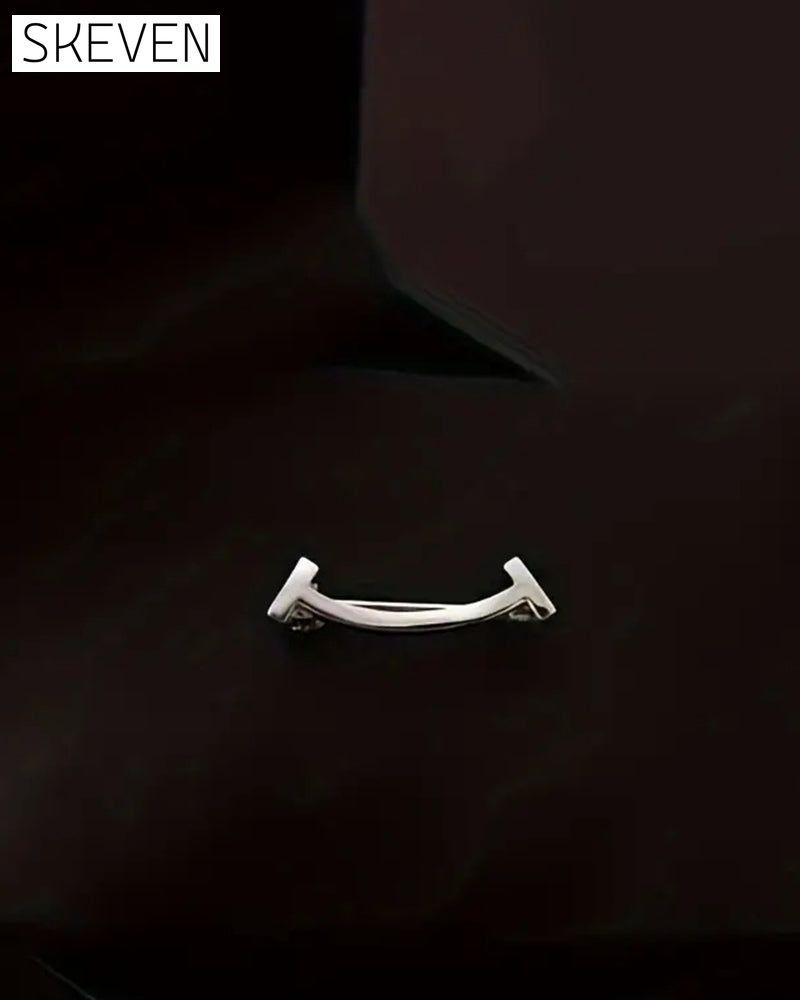 Broche mignonne avec un visage souriant
