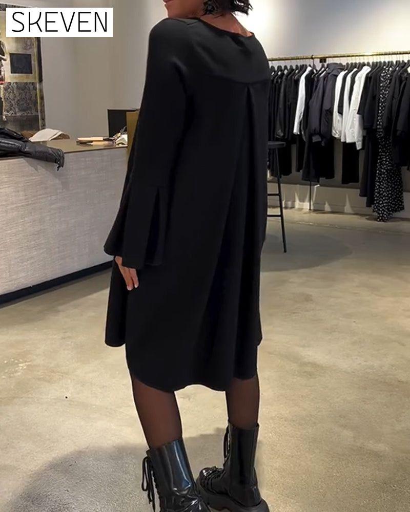 Robe unie à manches évasées et froncée