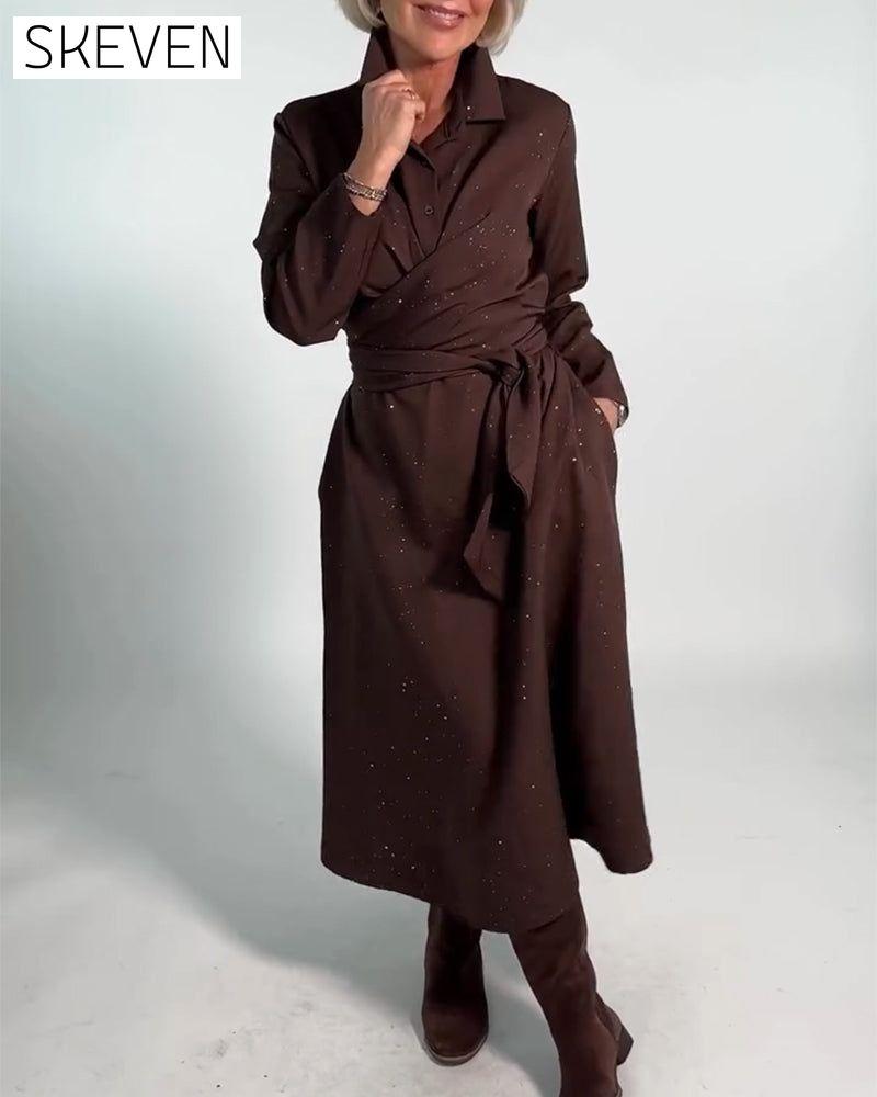 Stilvolles, schimmerndes, tailliertes Kleid