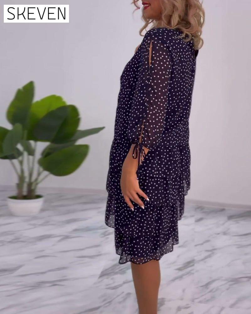 Elegantes, mehrlagiges Kleid mit Polka-Dot-Muster