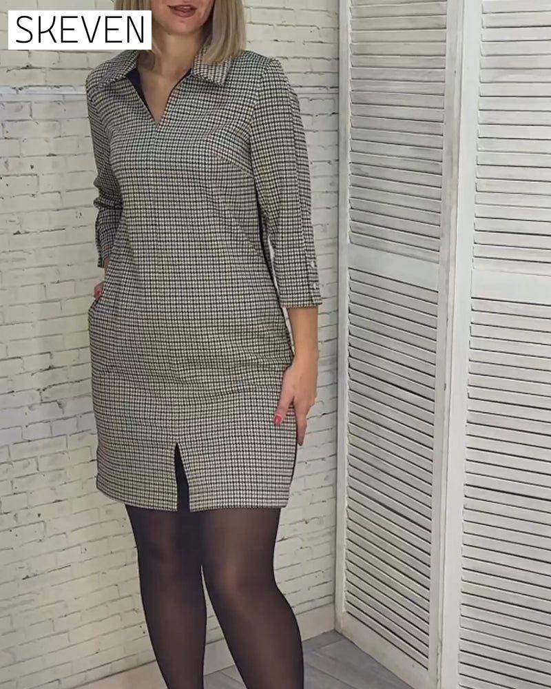 Kleid mit V-Ausschnitt, Schlitz und langen Ärmeln