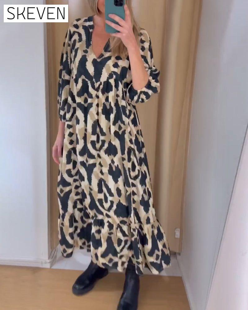 Langes, bedrucktes Freizeitkleid mit V-Ausschnitt