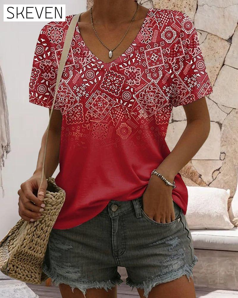 Bedrucktes T-Shirt mit V-Ausschnitt