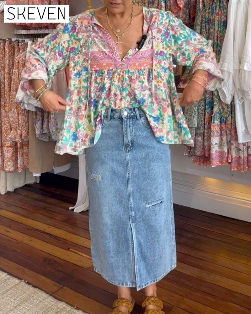 Lässige Bluse mit farbenfrohem Blumenmuster
