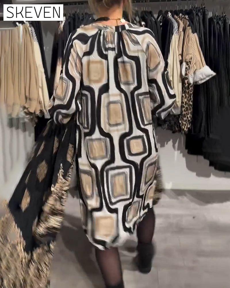 Robe ample à imprimé géométrique et col en V