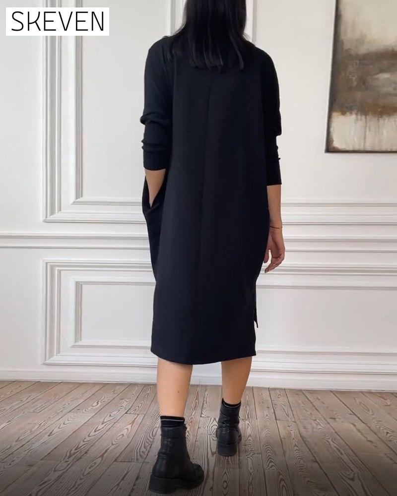Einfaches bedrucktes Kleid mit Seitenschlitz