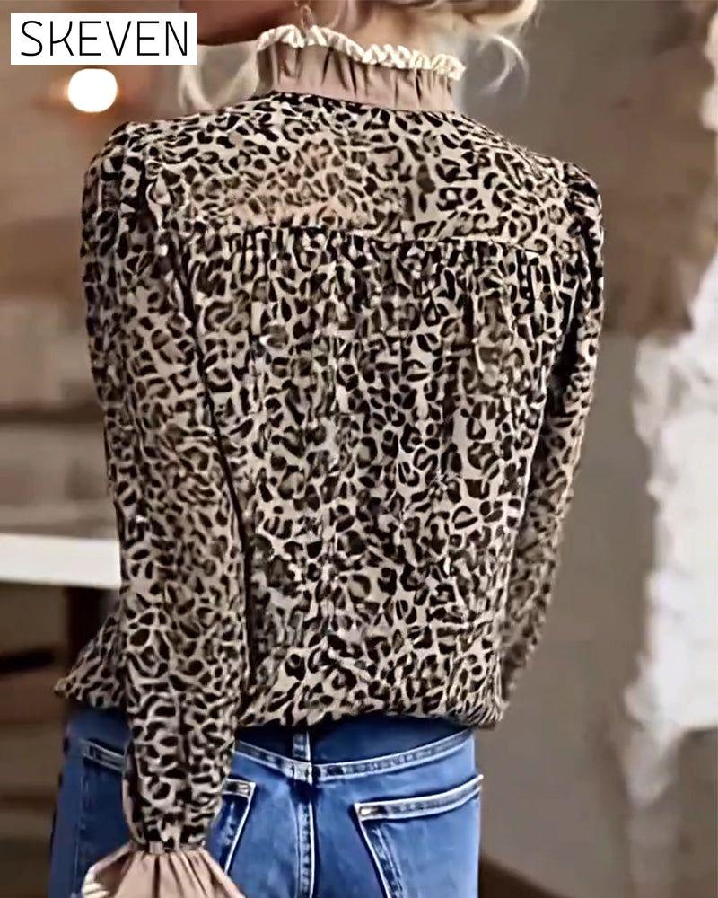 Lässige Langarmbluse mit Leopardenmuster