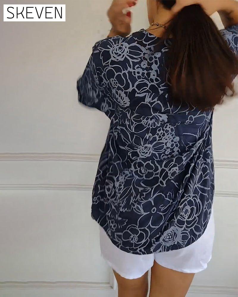 Bedruckte Bluse mit V-Ausschnitt und Knopfleiste