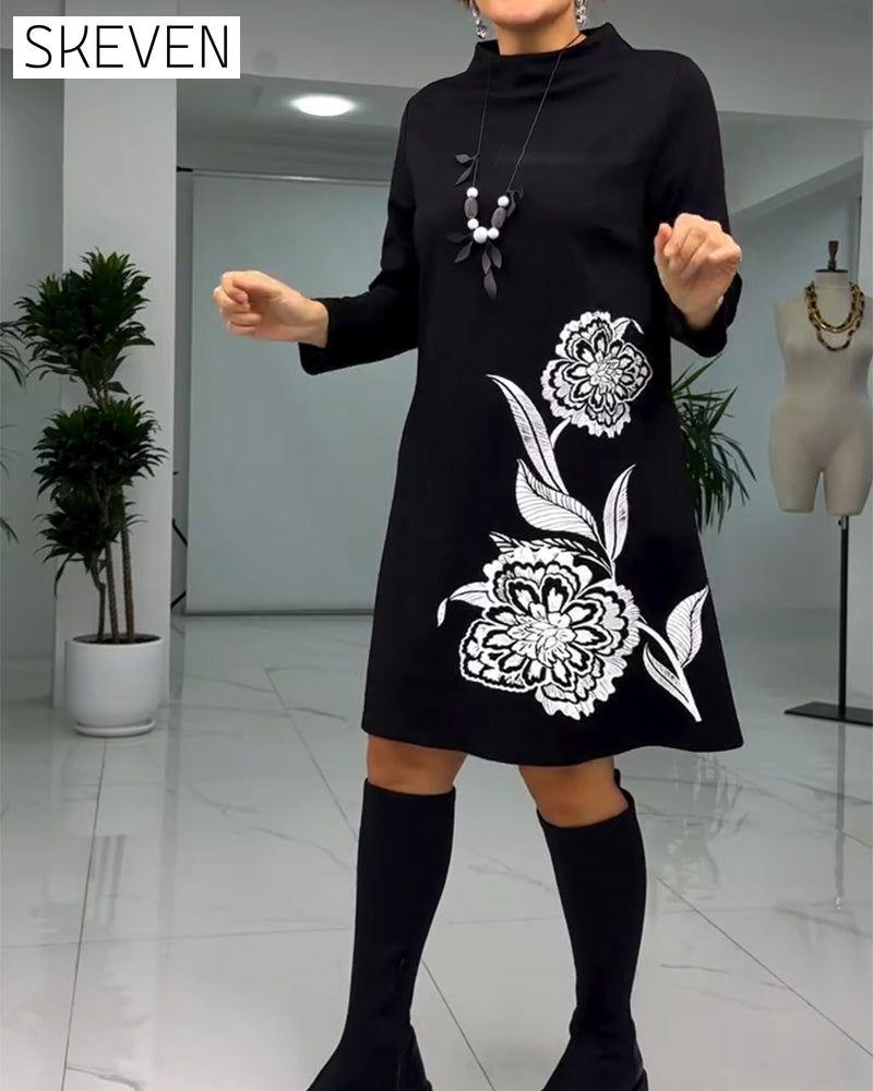 Pulloverkleid mit langen Ärmeln und Blumenmuster