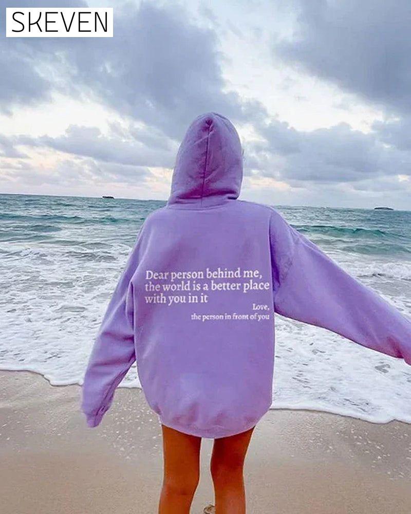 Sweatshirt mit der Aufschrift „Liebe Person hinter mir“