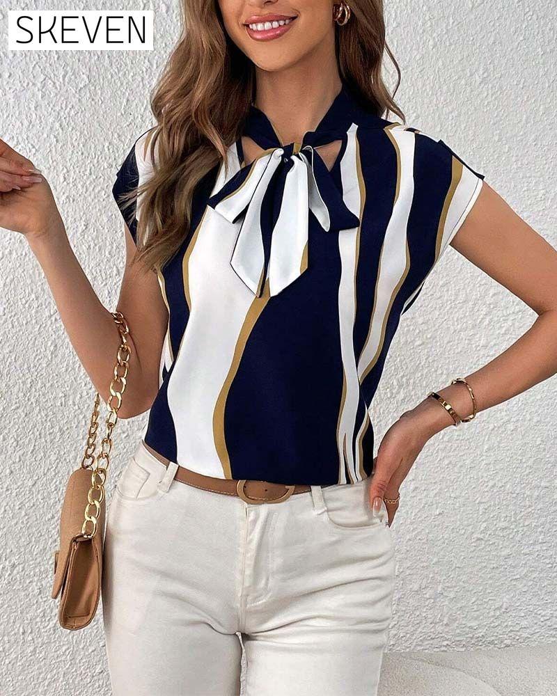 Contrast print short-sleeve lace-up blouse