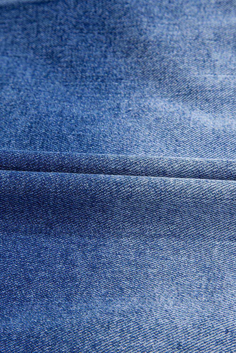 Blue Zone Planet | Pfauenblaue Jeansjacke mit Rüschen und offenem Saum, Kurzarm