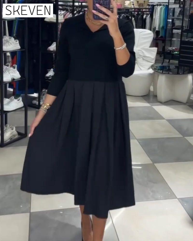 Faltenkleid mit V-Ausschnitt und Einsätzen