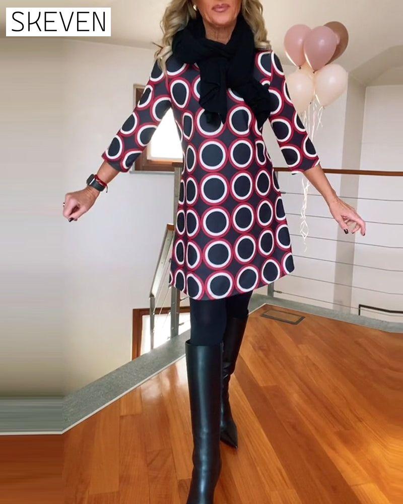 Freizeitkleid mit Rundhalsausschnitt und Kreismuster