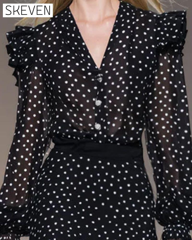 Modisches Kleid mit V-Ausschnitt und Polka-Dots
