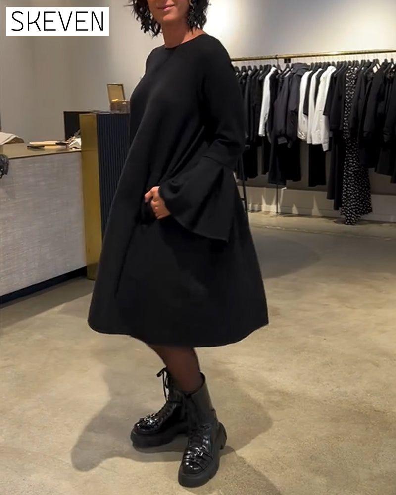 Robe unie à manches évasées et froncée