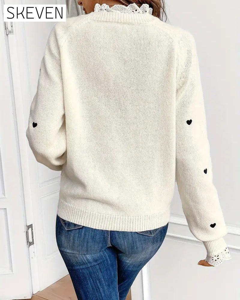 Lässiger Pullover mit Herzmotiv