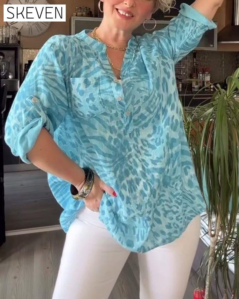 Bedruckte Bluse mit V-Ausschnitt, Tasche, Knopfleiste und Dreiviertelärmeln